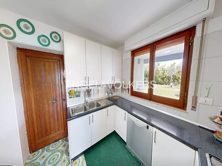 Immagine 7 di Villa in vendita  in Località Favaro a Rocca San Giovanni
