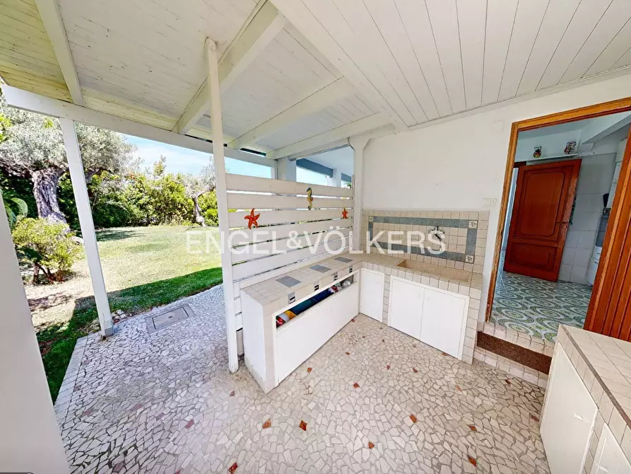 Immagine 20 di Villa in vendita  in Località Favaro a Rocca San Giovanni