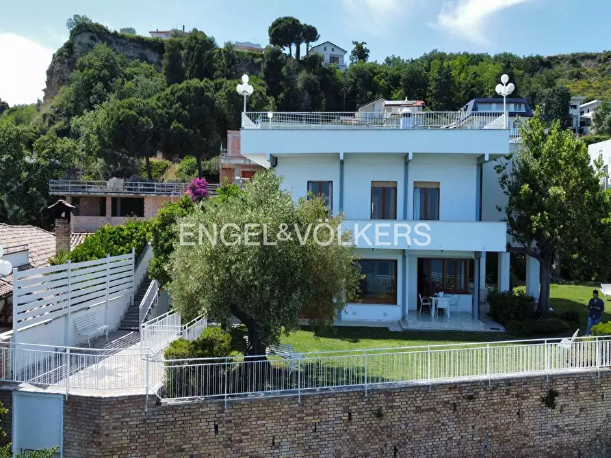 Immagine 26 di Villa in vendita  in Località Favaro a Rocca San Giovanni