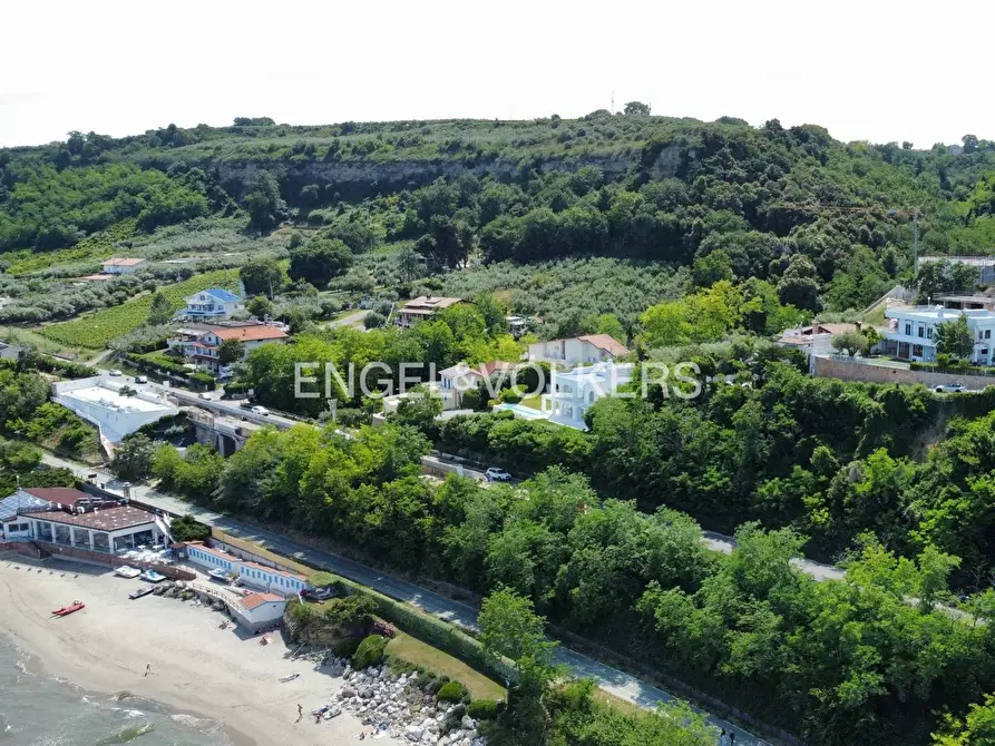 Immagine 27 di Villa in vendita  in Località Favaro a Rocca San Giovanni