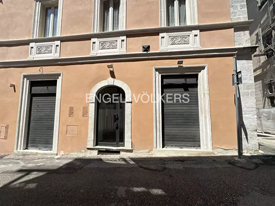 Immagine 1 di Locale commerciale in affitto  in via delle aquile 2 a L'aquila