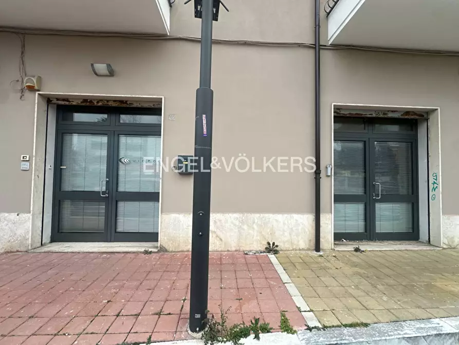 Immagine 2 di Locale commerciale in vendita  in Via Benedetto Croce 105 a Pescara