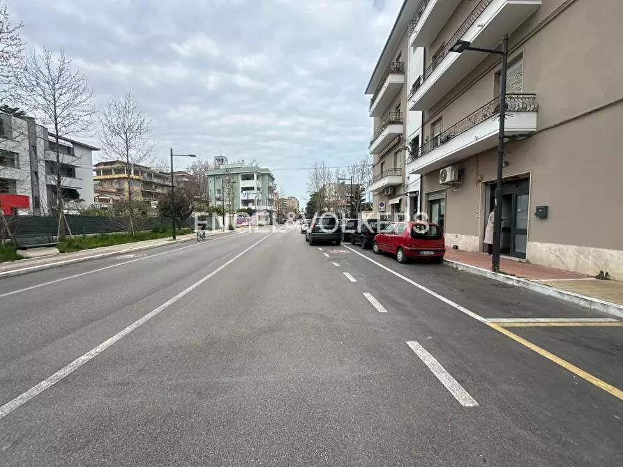Immagine 10 di Locale commerciale in vendita  in Via Benedetto Croce 105 a Pescara