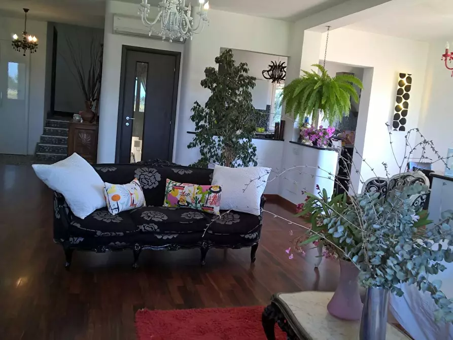 Immagine 21 di Villa in vendita  in via Moscarello a Latina