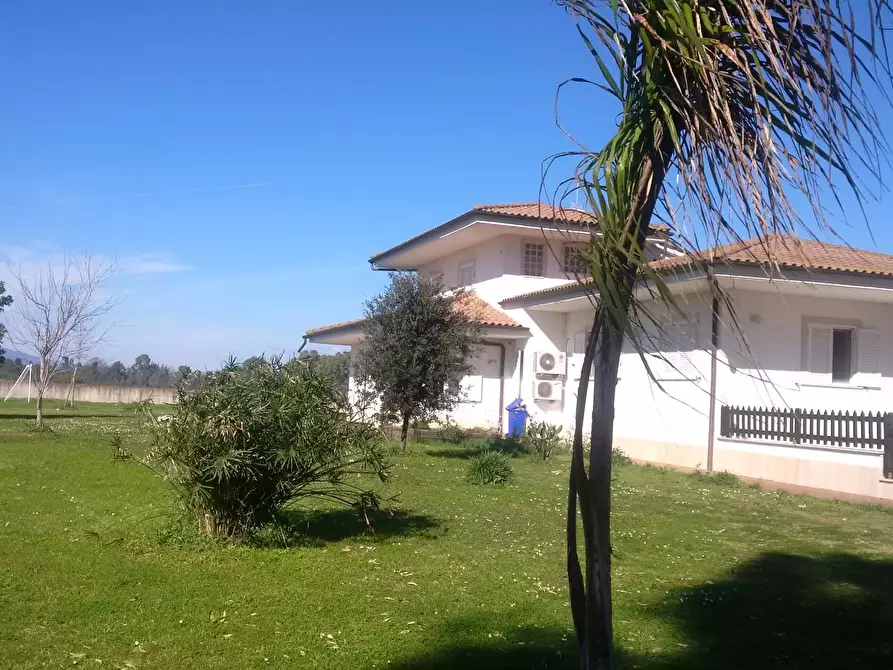 Immagine 1 di Villa in vendita  in via Moscarello a Latina