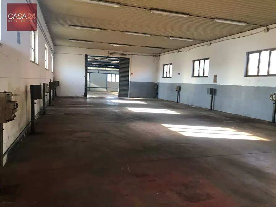 Immagine 6 di Magazzino in vendita  in Via Portosello a Sabaudia