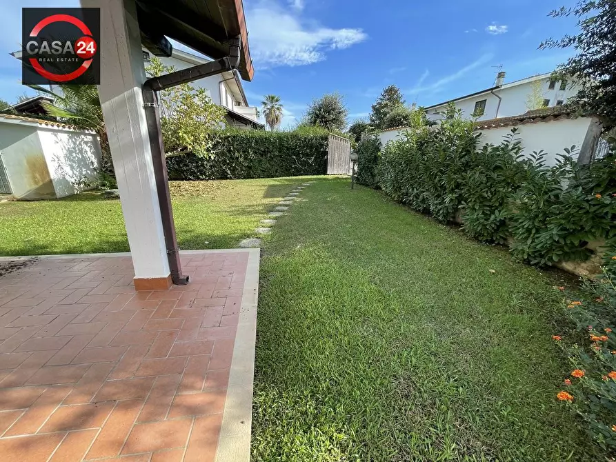 Immagine 37 di Villa in vendita  in via del pescheto a Sabaudia