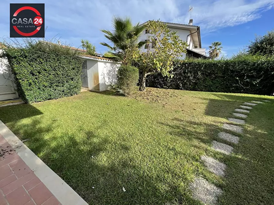 Immagine 38 di Villa in vendita  in via del pescheto a Sabaudia