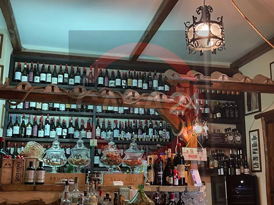 Immagine 5 di Attività commerciale in vendita  a Latina