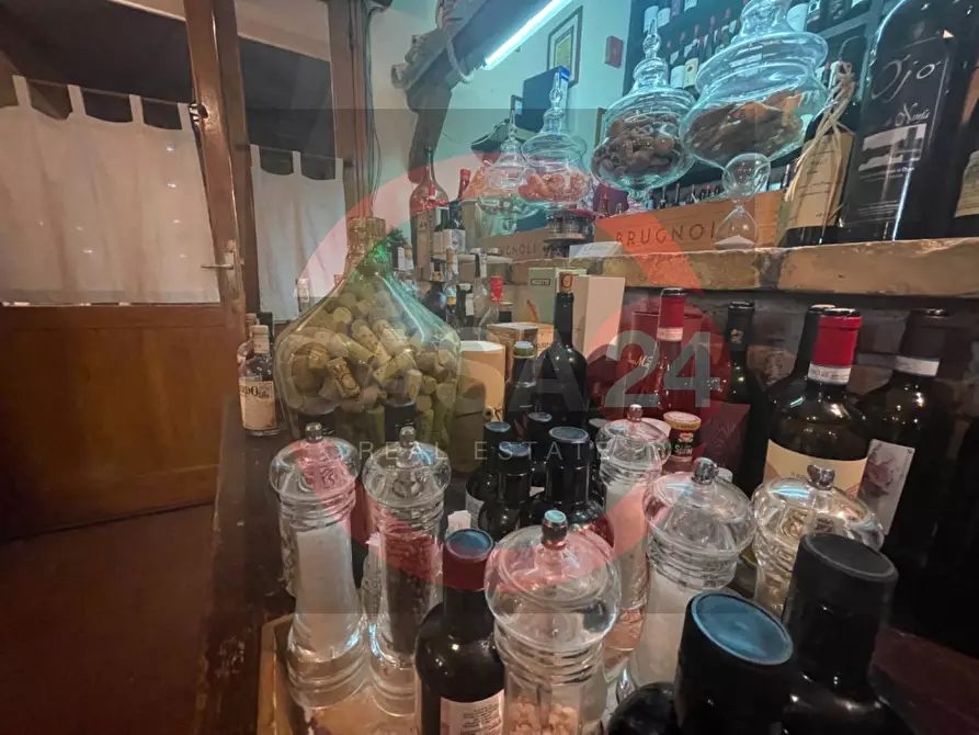 Immagine 6 di Attività commerciale in vendita  a Latina