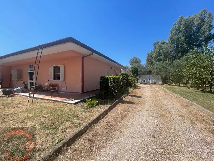 Immagine 3 di Villa in vendita  in Strada Cavatella a Bassiano