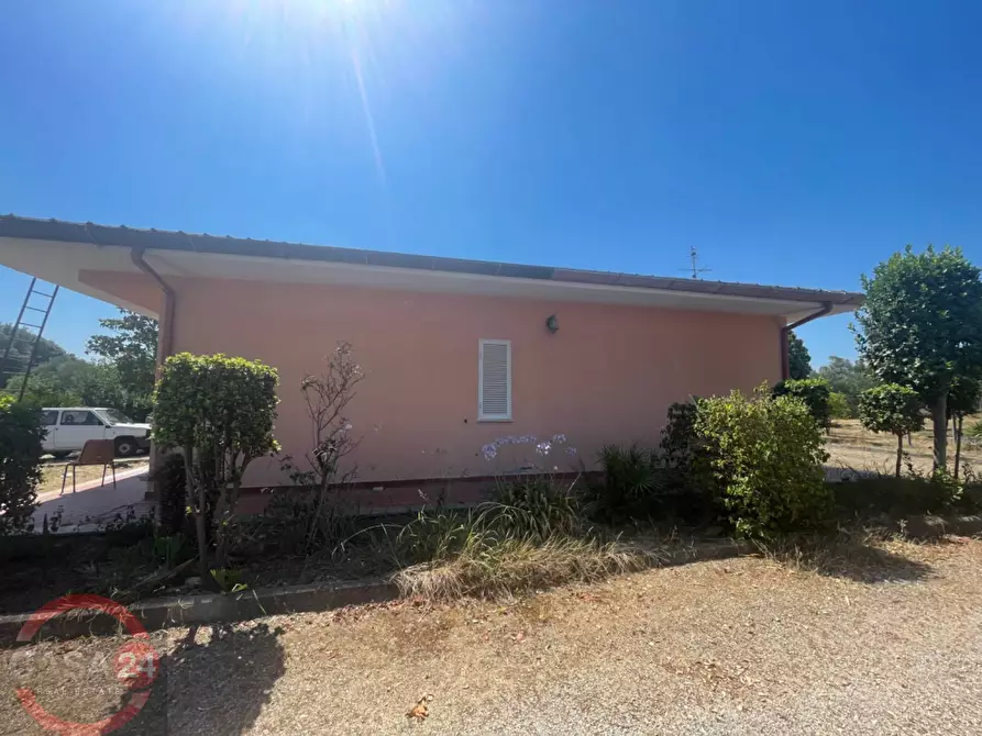 Immagine 4 di Villa in vendita  in Strada Cavatella a Bassiano