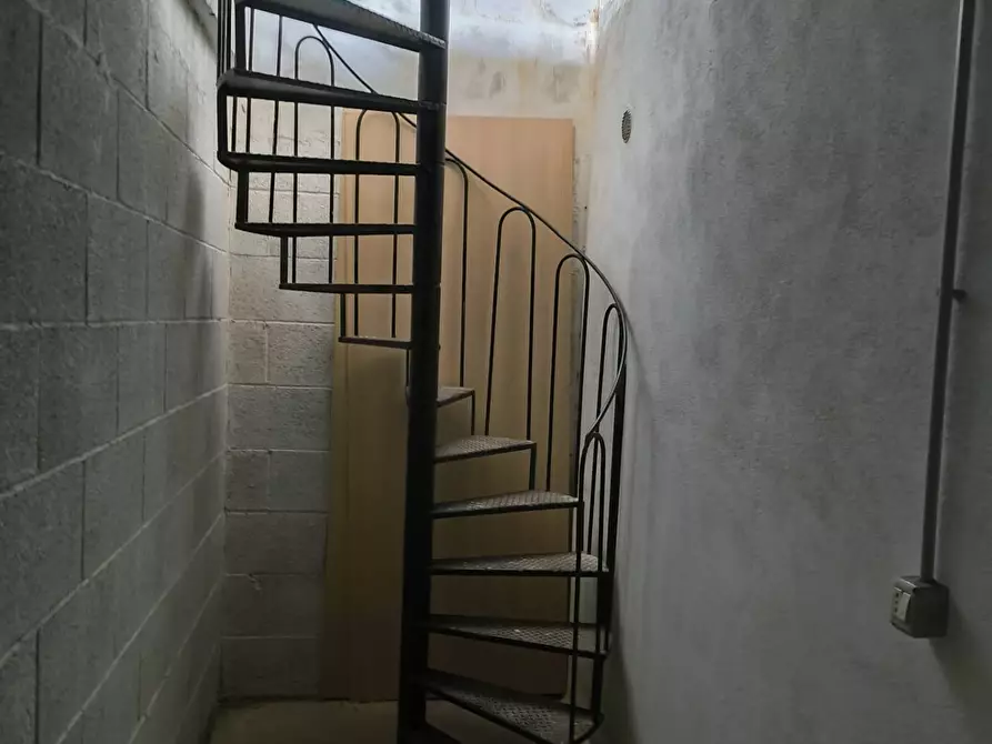 Immagine 5 di Locale commerciale in affitto  a Latina