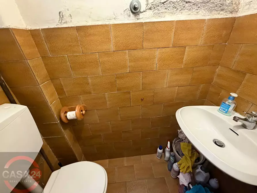 Immagine 10 di Locale commerciale in vendita  in Piazza San Marco a Latina