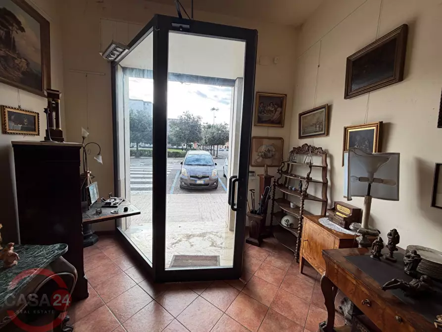 Immagine 14 di Locale commerciale in vendita  in Piazza San Marco a Latina