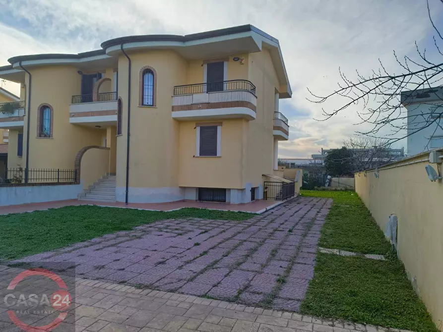 Immagine 1 di Villa in vendita  in via del pantanaccio a Latina