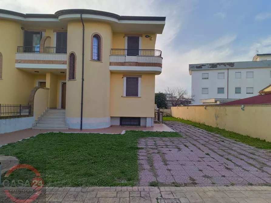 Immagine 2 di Villa in vendita  in via del pantanaccio a Latina