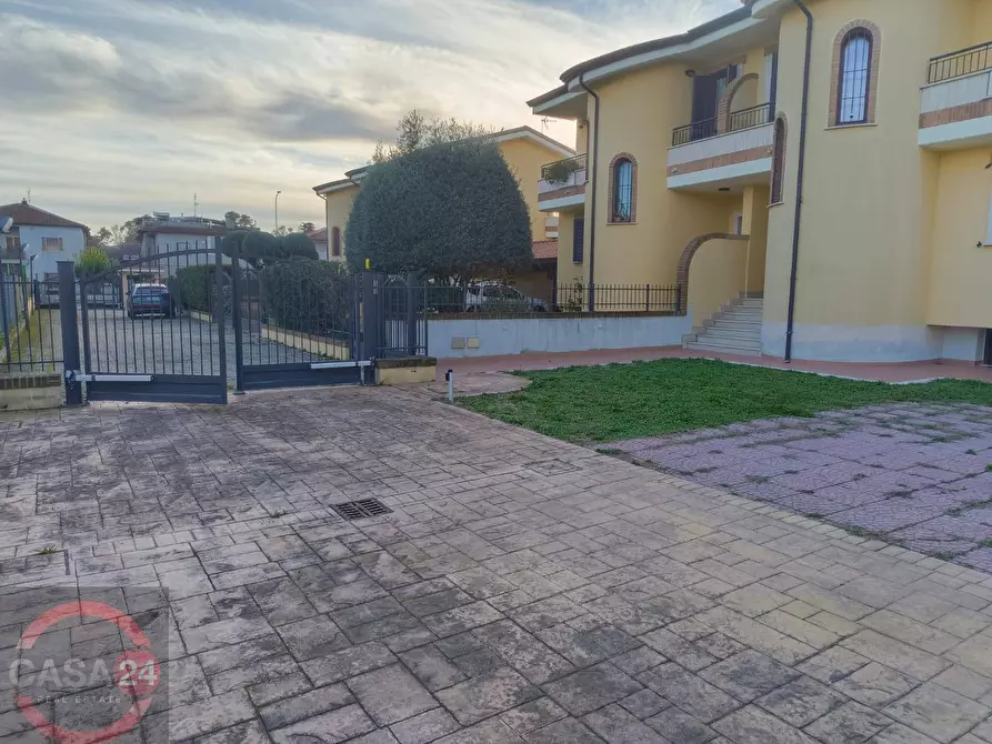 Immagine 10 di Villa in vendita  in via del pantanaccio a Latina
