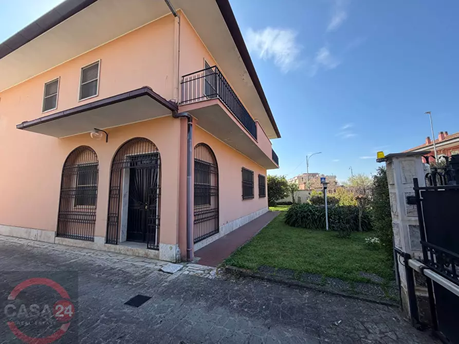 Immagine 5 di Villa in vendita  in Strada Carrara a Latina