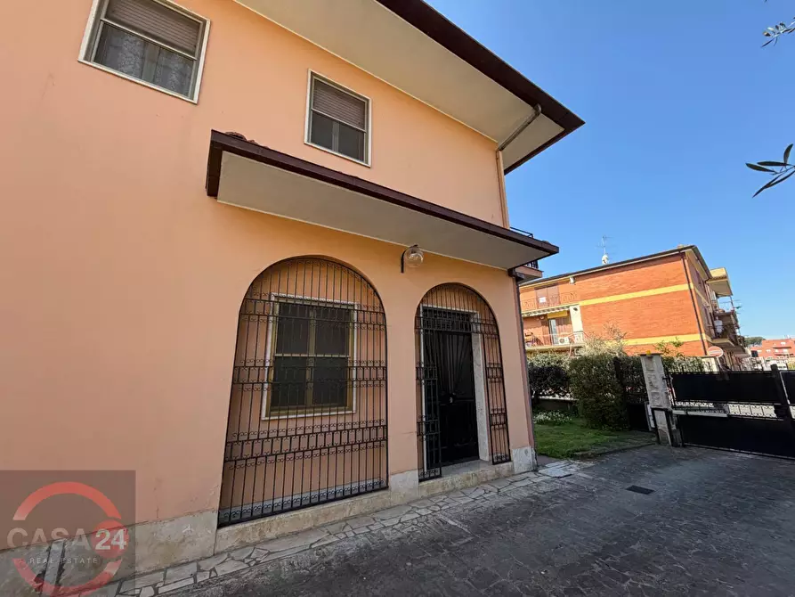 Immagine 7 di Villa in vendita  in Strada Carrara a Latina