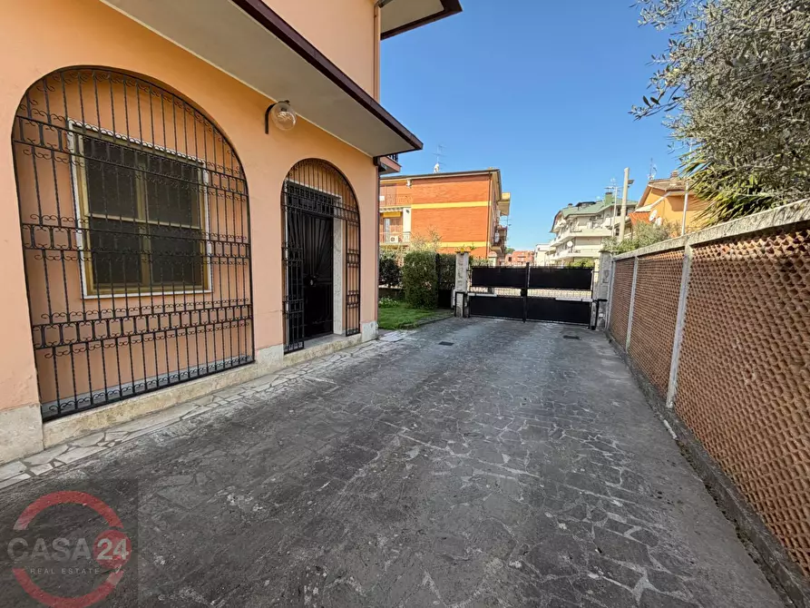 Immagine 8 di Villa in vendita  in Strada Carrara a Latina