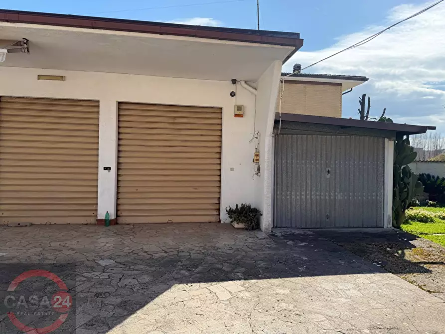 Immagine 10 di Villa in vendita  in Strada Carrara a Latina