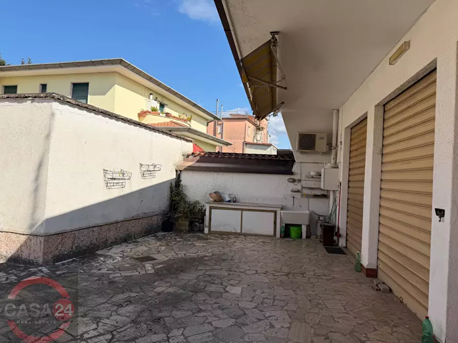 Immagine 13 di Villa in vendita  in Strada Carrara a Latina