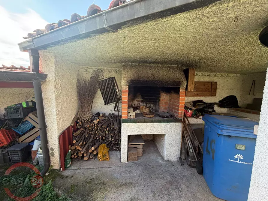 Immagine 19 di Villa in vendita  in Strada Carrara a Latina