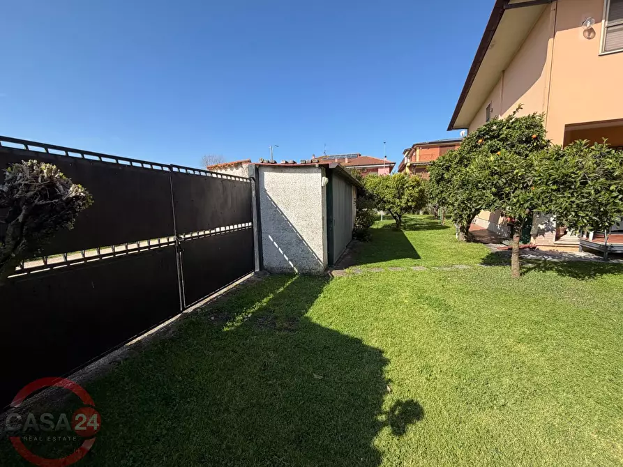 Immagine 22 di Villa in vendita  in Strada Carrara a Latina