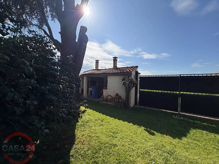 Immagine 24 di Villa in vendita  in Strada Carrara a Latina