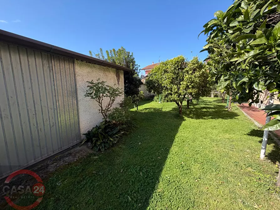 Immagine 27 di Villa in vendita  in Strada Carrara a Latina