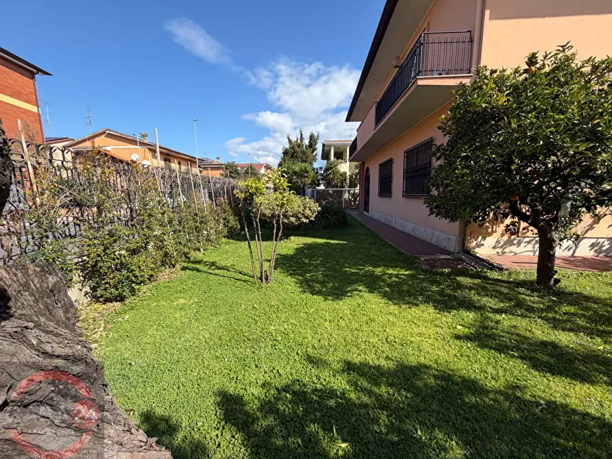 Immagine 33 di Villa in vendita  in Strada Carrara a Latina