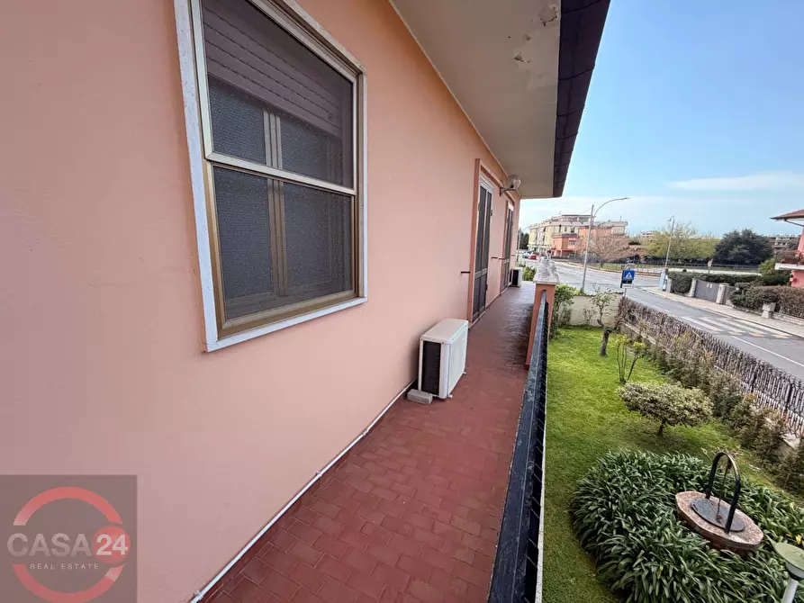 Immagine 97 di Villa in vendita  in Strada Carrara a Latina