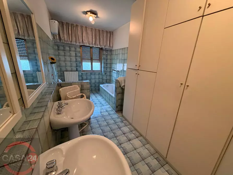 Immagine 102 di Villa in vendita  in Strada Carrara a Latina