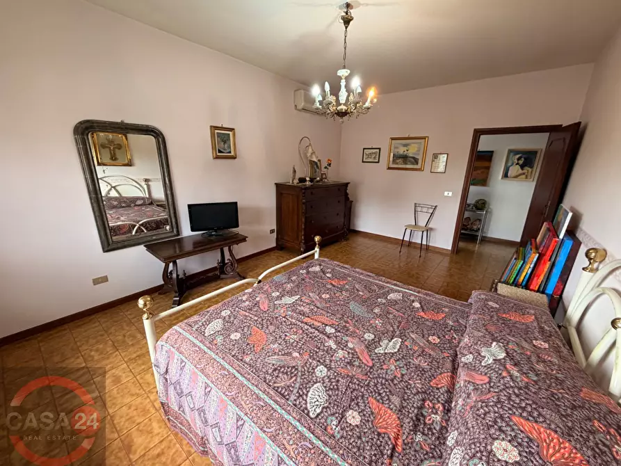 Immagine 119 di Villa in vendita  in Strada Carrara a Latina