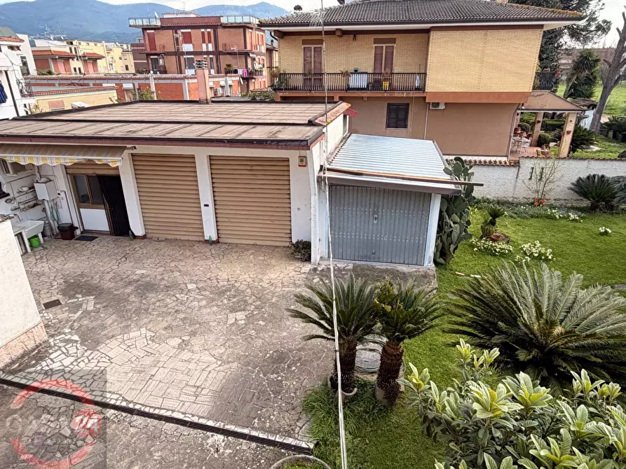 Immagine 127 di Villa in vendita  in Strada Carrara a Latina