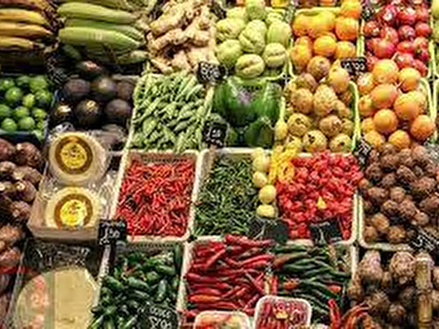 Immagine 2 di Attività commerciale in vendita  a Latina