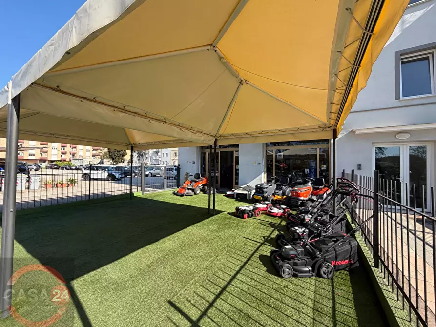 Immagine 26 di Locale commerciale in vendita  in Via Romagnoli a Latina