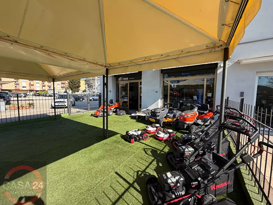 Immagine 27 di Locale commerciale in vendita  in Via Romagnoli a Latina