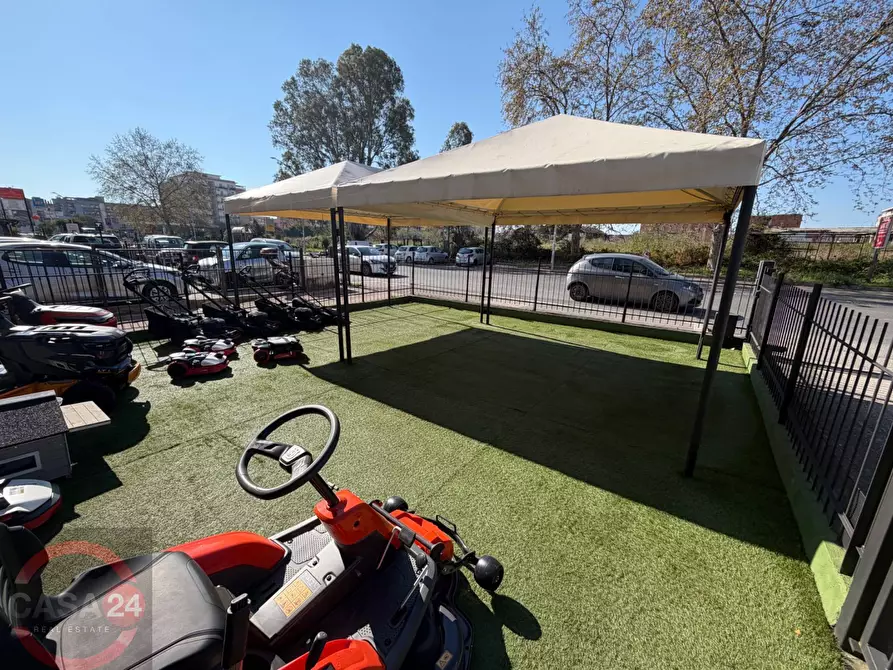 Immagine 28 di Locale commerciale in vendita  in Via Romagnoli a Latina