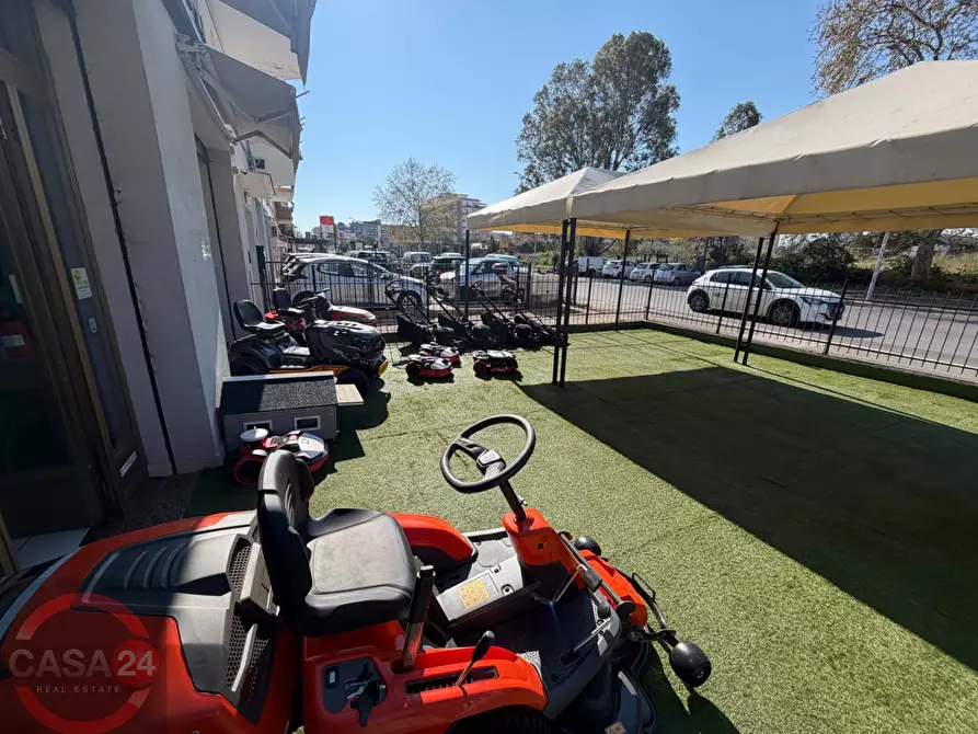 Immagine 29 di Locale commerciale in vendita  in Via Romagnoli a Latina