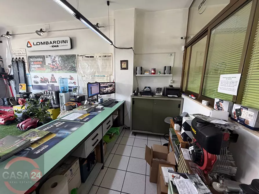 Immagine 5 di Locale commerciale in vendita  in Via Romagnoli a Latina