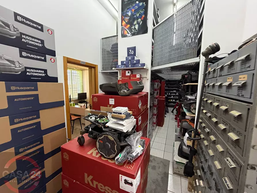 Immagine 6 di Locale commerciale in vendita  in Via Romagnoli a Latina