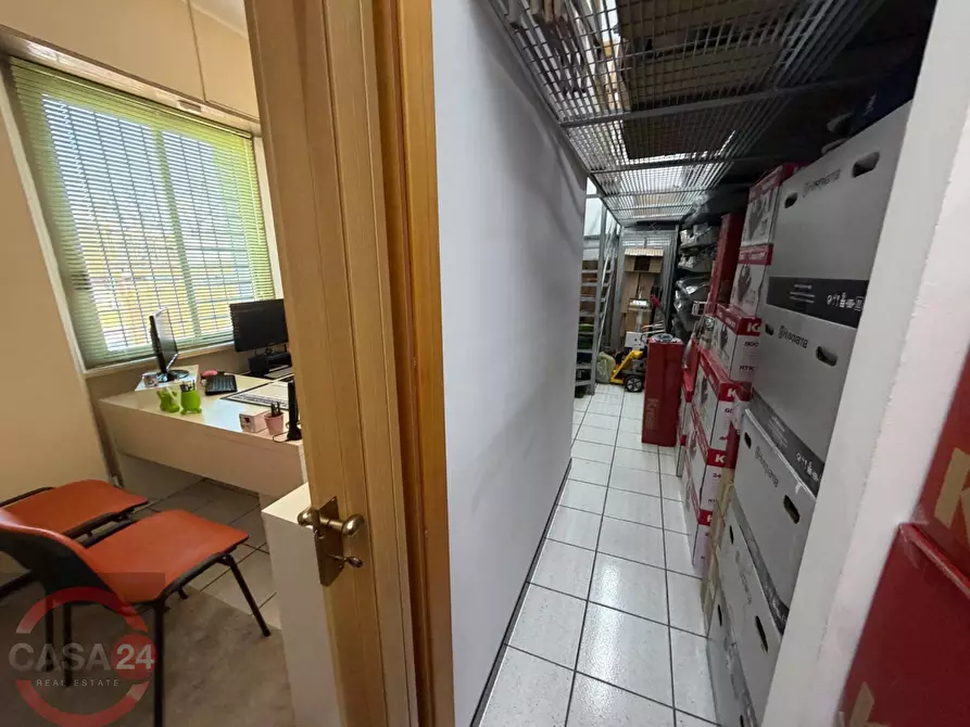 Immagine 9 di Locale commerciale in vendita  in Via Romagnoli a Latina