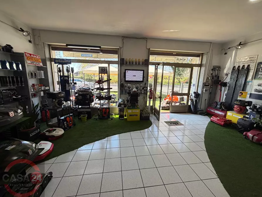 Immagine 22 di Locale commerciale in vendita  in Via Romagnoli a Latina