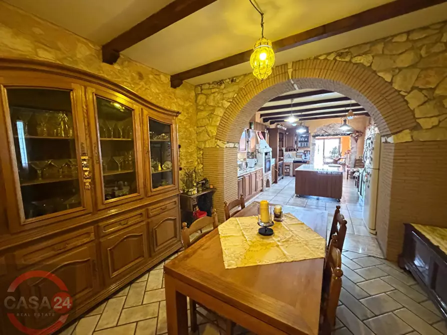 Immagine 10 di Villa in vendita  in Via Nuova a Sezze