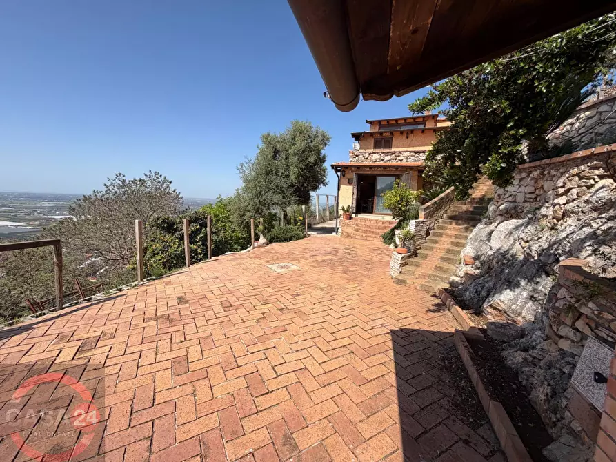 Immagine 26 di Villa in vendita  in Via Nuova a Sezze