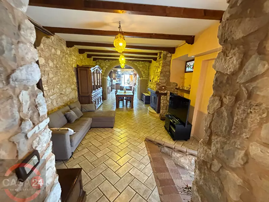 Immagine 40 di Villa in vendita  in Via Nuova a Sezze