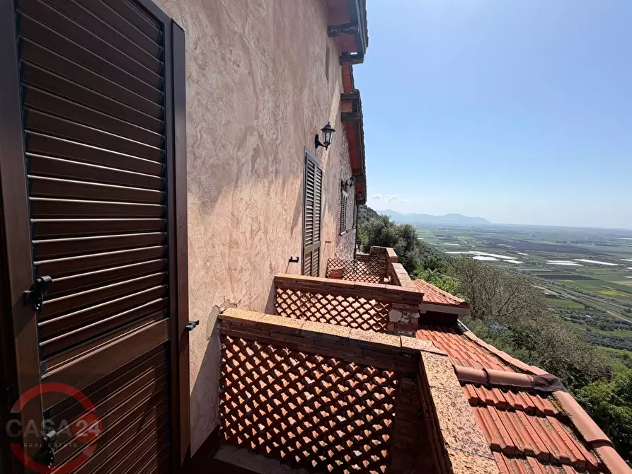 Immagine 49 di Villa in vendita  in Via Nuova a Sezze