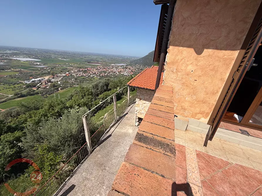 Immagine 69 di Villa in vendita  in Via Nuova a Sezze